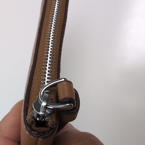 Coach CR393 Corner Zip Wristlet With Varsity Silver/Light Saddle - Picture 6 of 12